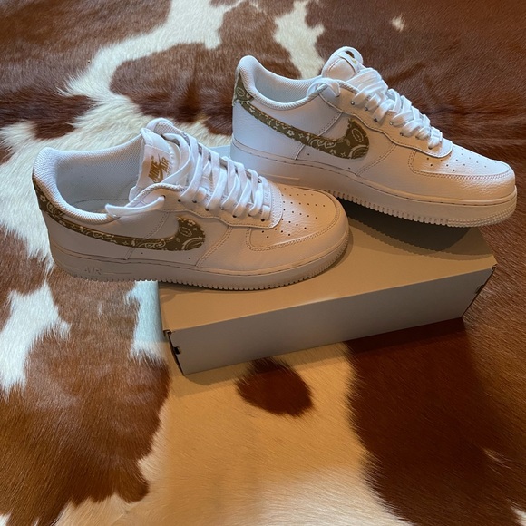 Nike Air Force 1 - Picture 4 of 11